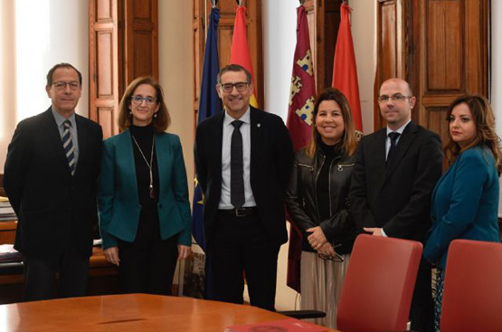 Ir a la noticia La Universidad de Murcia e Hidrogea se unen para crear la Cátedra de Ecoeficiencia Hídrica