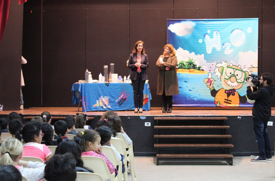 Ir a la noticia Jóvenes de San Javier aprenden a valorar el agua con un divertido espectáculo