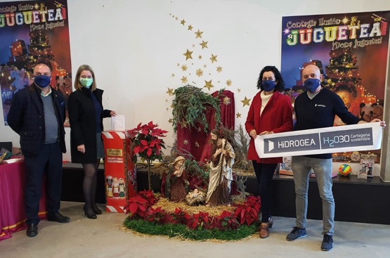 Ir a la noticia Entrega de juguetes a la campaña Juguetea del Ayuntamiento de Cartagena